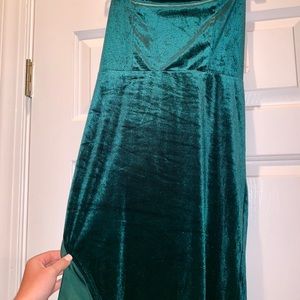 Tobi. NWT emerald cocktail dress